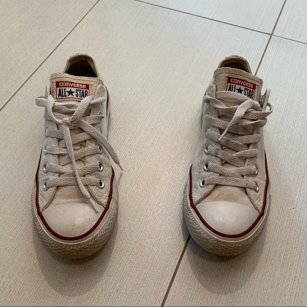 White converse, size 5